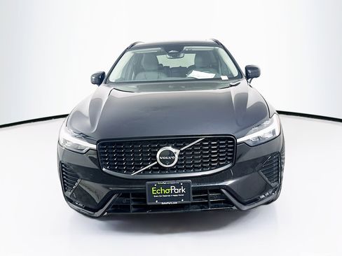 Used 2025 Volvo XC60 B5 Plus image 2