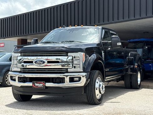 Used 2019 Ford F450 Lariat w/ Lariat Ultimate Package AWD/4WD image 3