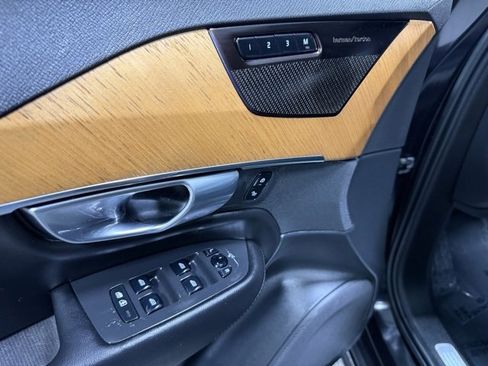 Used 2023 Volvo XC90 B5 Plus image 22