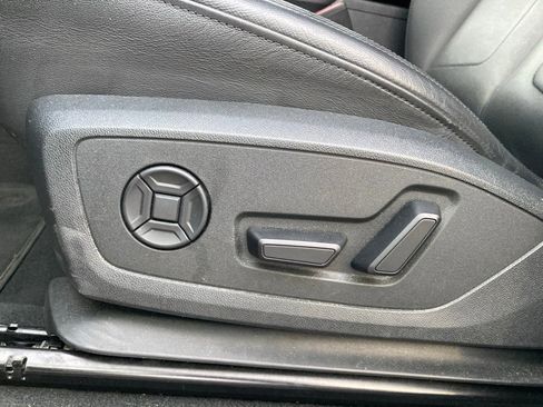 Used 2025 Audi Q3 2.0T Premium image 14