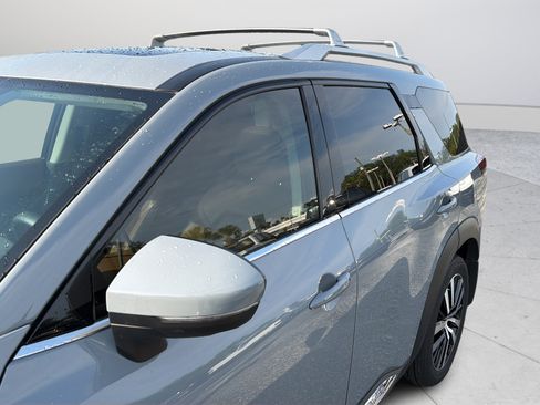 Certified 2025 Nissan Pathfinder Platinum w/ Cargo Package FWD image 42