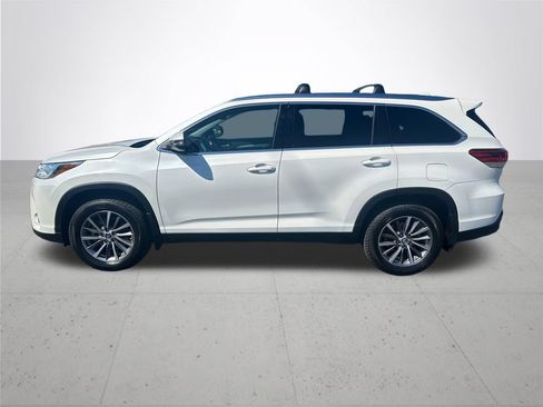 Used 2019 Toyota Highlander XLE AWD/4WD image 10