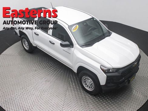 Used 2023 Chevrolet Colorado W/T image 3