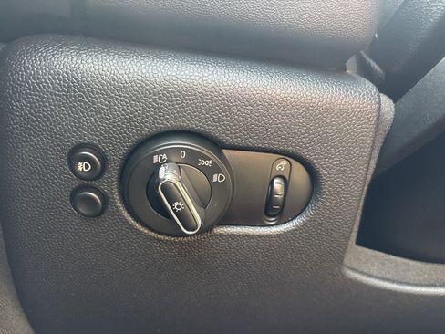 Used 2018 MINI Cooper S image 24