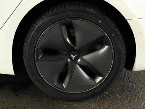 Used 2019 Tesla Model 3 Standard Range Plus image 60