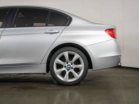 Used 2013 BMW 335i xDrive Sedan AWD/4WD image 13