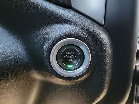 Used 2023 Chevrolet Silverado 2500 LT w/ Convenience Package image 17