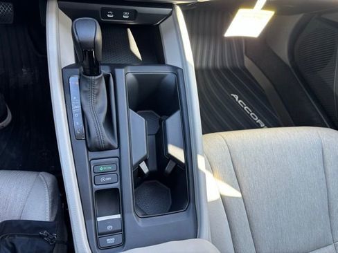 Certified 2025 Honda Accord SE image 20