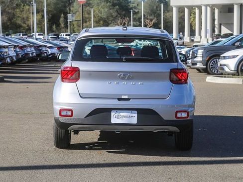 New 2026 Hyundai Venue SE image 4
