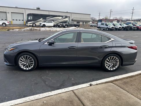 Used 2023 Lexus ES 350 w/ Luxury Package image 6