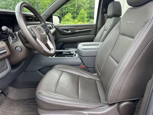 Used 2023 GMC Yukon Denali RWD image 10