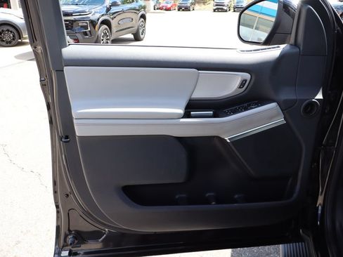 Used 2025 Ford Expedition Active AWD/4WD image 9