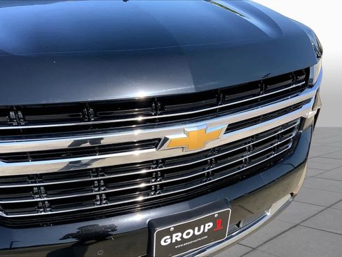 Used 2023 Chevrolet Suburban LT RWD image 29