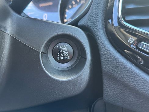 Certified 2019 Jeep Compass Limited image 18