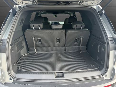 New 2026 Chevrolet Traverse LT w/ Sun and Wheel Package FWD image 10