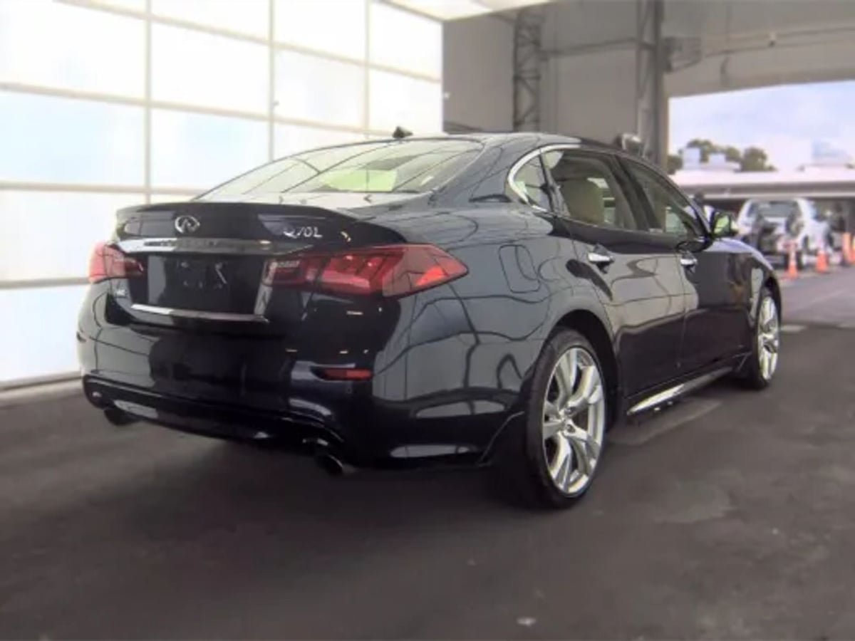 Used 2016 INFINITI Q70 L 5.6 AWD/4WD image 4