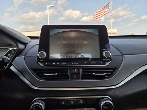 Used 2024 Nissan Altima 2.5 SR image 32