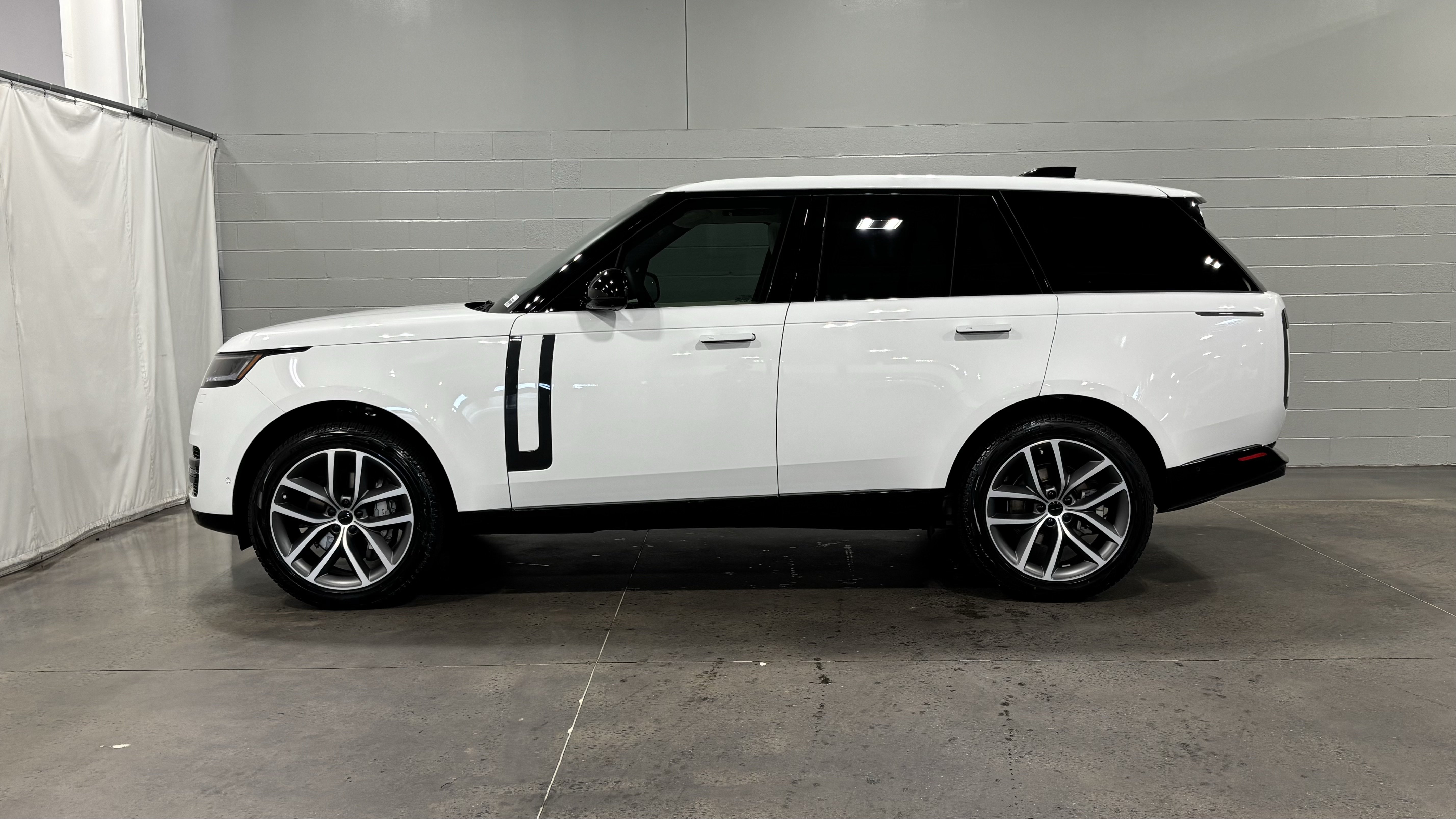 New 2026 Land Rover Range Rover SE AWD/4WD image 7