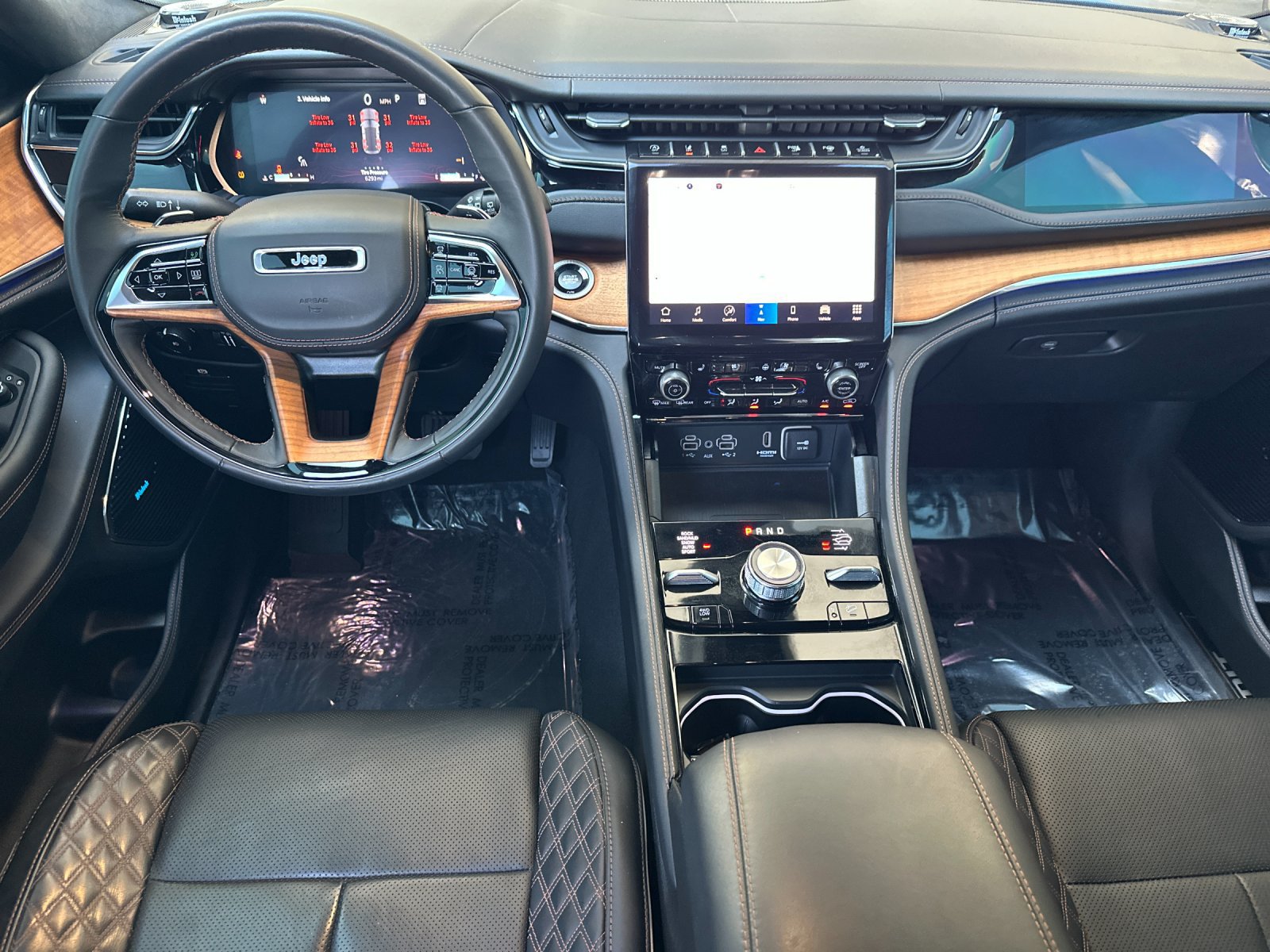 Used 2025 Jeep Grand Cherokee Summit AWD/4WD image 15