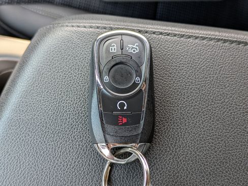 Used 2024 Buick Envista Preferred w/ Advanced Safety Package image 27