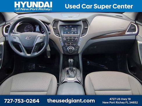 Used 2017 Hyundai Santa Fe SE FWD image 16