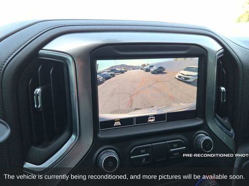 Used 2022 Chevrolet Silverado 1500 LT Trail Boss w/ Convenience Package II AWD/4WD image 17