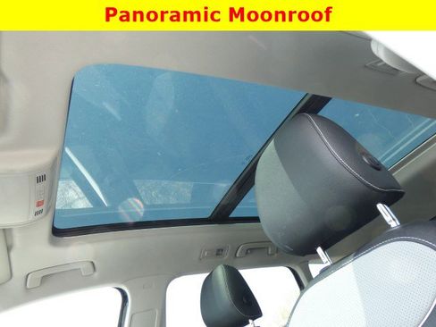 Used 2024 Volkswagen Taos SEL image 14