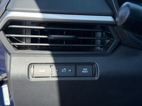 Used 2024 Nissan Altima 2.5 S FWD image 11