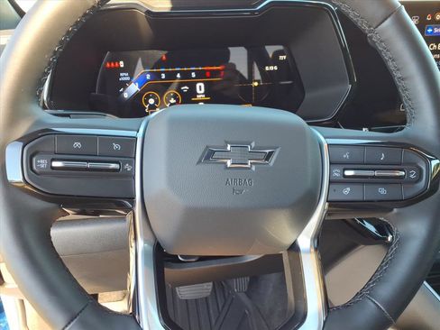 Used 2025 Chevrolet Colorado ZR2 w/ Technology Package image 24