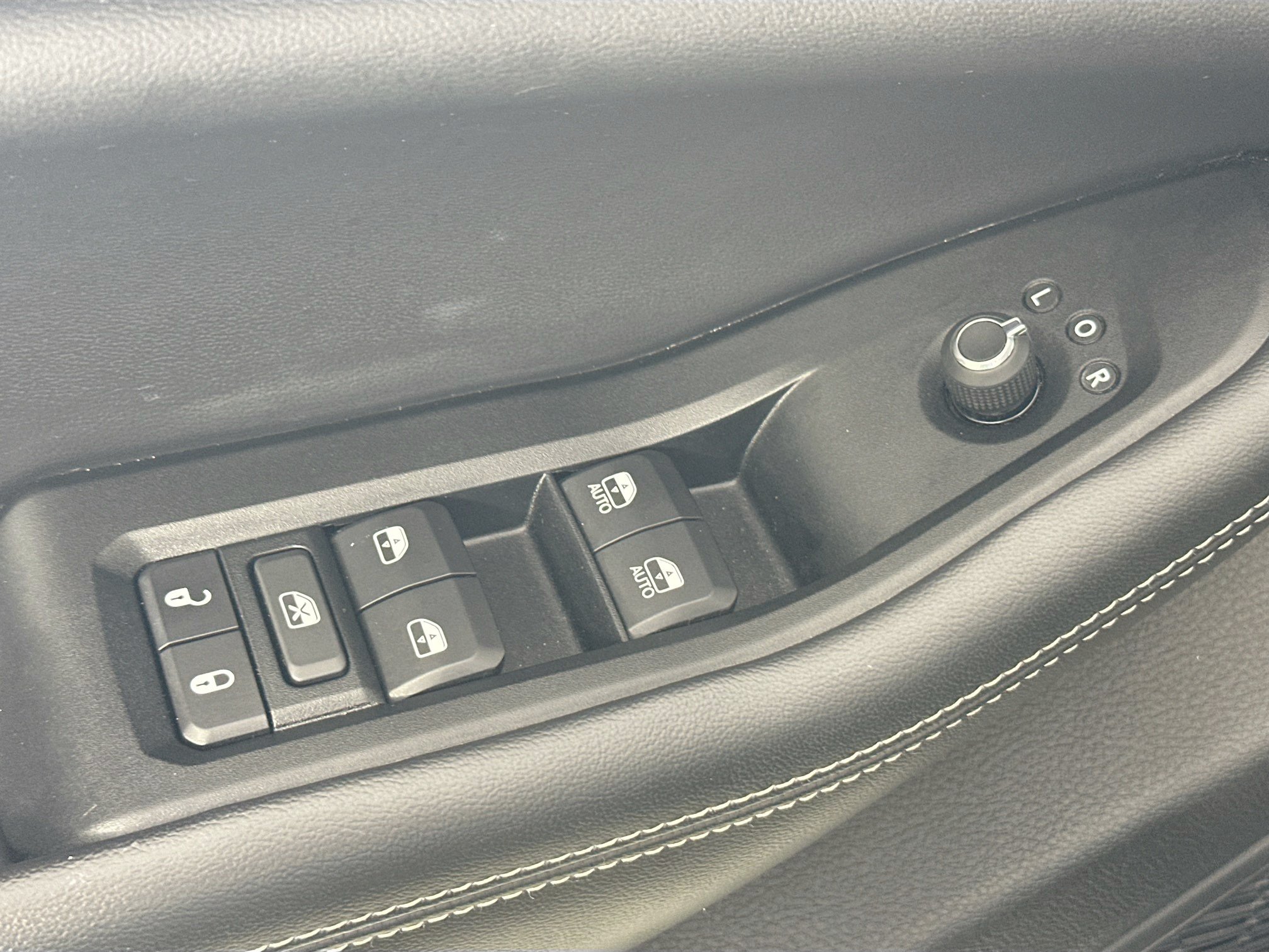 Used 2023 Jeep Grand Cherokee Altitude AWD/4WD image 17