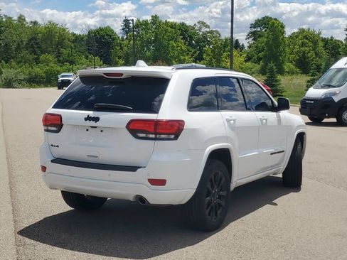 Used 2019 Jeep Grand Cherokee Altitude AWD/4WD image 2