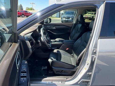 Used 2023 Nissan Rogue Platinum w/ Platinum Premium Package FWD image 18