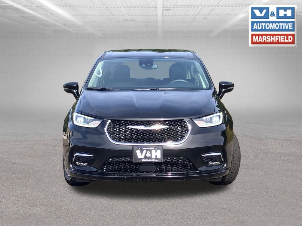 Used 2024 Chrysler Pacifica Touring-L FWD image 31