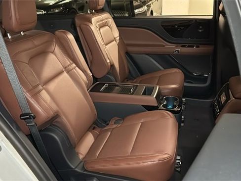 New 2026 Lincoln Aviator Reserve image 11