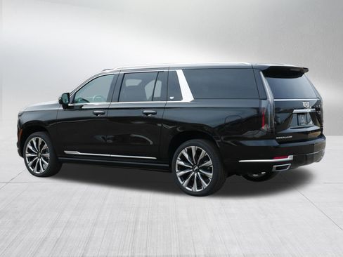 Used 2026 Cadillac Escalade ESV Luxury w/ Touring Package AWD/4WD image 5