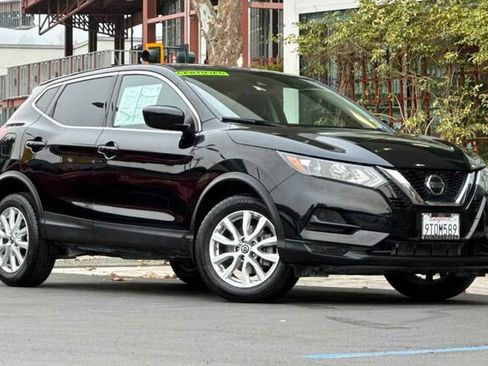 Used 2020 Nissan Rogue Sport S w/ Appearance Package image 2