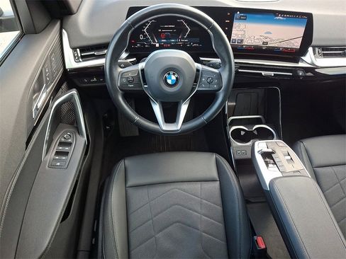 Used 2023 BMW X1 xDrive28i image 2