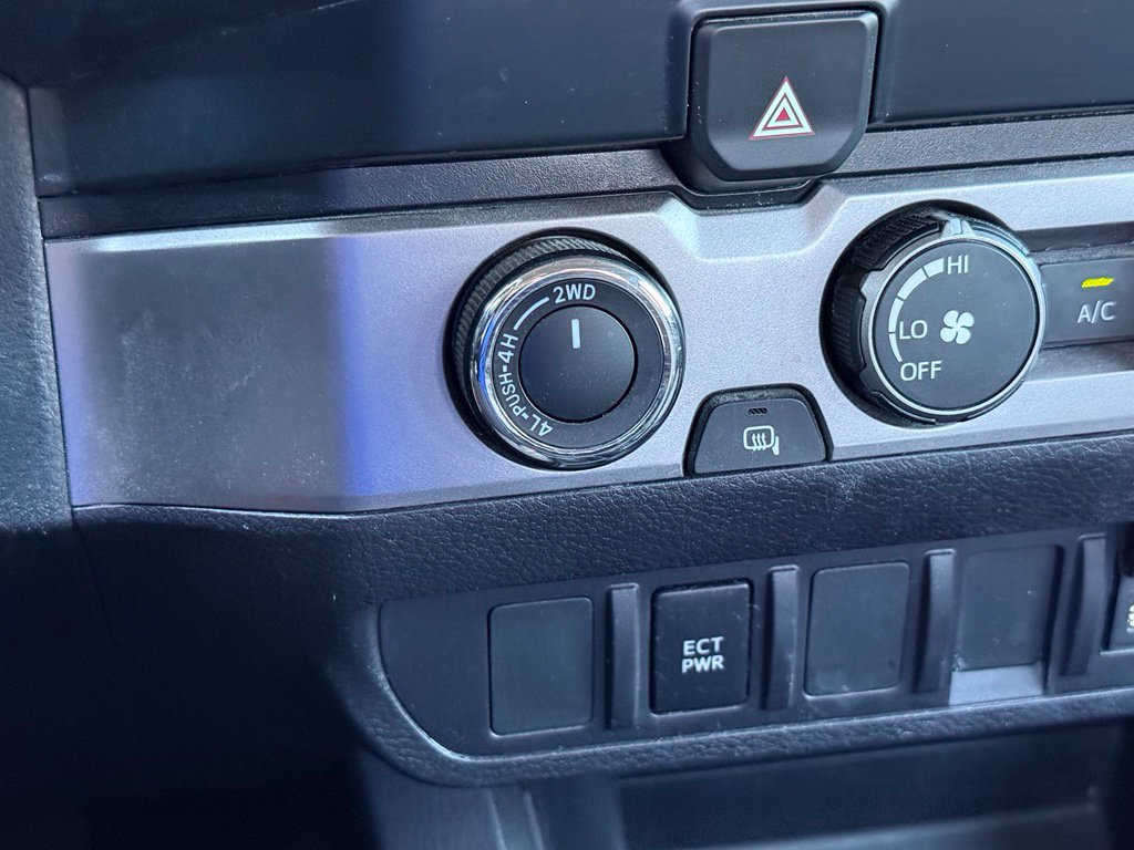 Used 2022 Toyota Tacoma SR AWD/4WD image 4