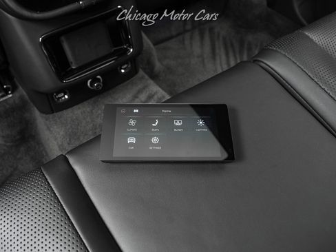 Used 2023 Bentley Bentayga Plug-In Hybrid image 29