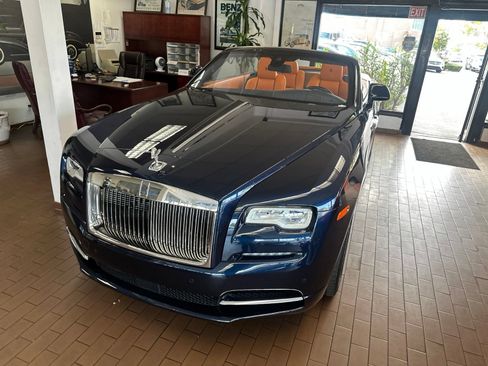 Used 2016 Rolls-Royce Dawn RWD image 18