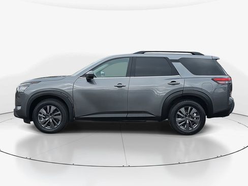 Used 2022 Nissan Pathfinder SV image 9