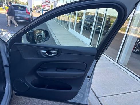 Used 2025 Volvo XC60 B5 Plus AWD/4WD image 14