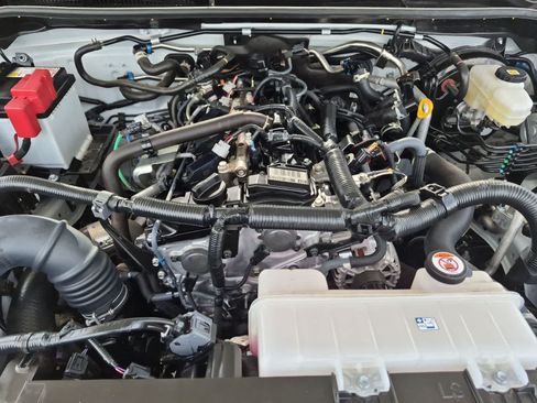 Used 2025 Toyota 4Runner SR5 AWD/4WD image 28