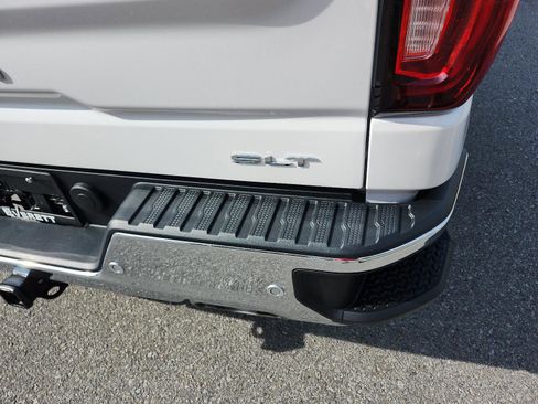 Certified 2022 GMC Sierra 1500 SLT w/ SLT Premium Plus Package image 4