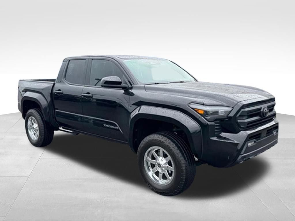 Used 2025 Toyota Tacoma SR5 AWD/4WD image 10