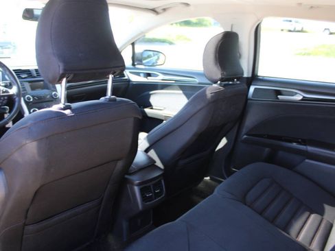 Used 2015 Ford Fusion SE w/ Equipment Group 201A FWD image 16