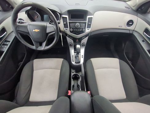 Used 2011 Chevrolet Cruze LS image 15