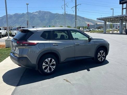 Used 2022 Nissan Rogue SV AWD/4WD image 7