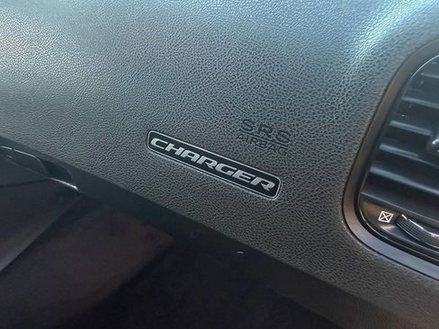 Used 2017 Dodge Charger R/T w/ Blacktop Package image 33