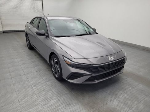 Used 2025 Hyundai Elantra Sport FWD image 13
